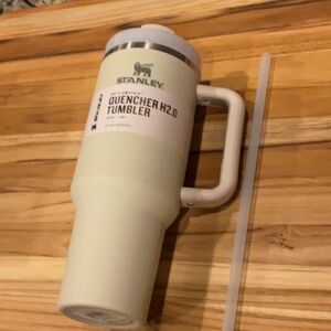 STANLEY - Tumbler with Handle and Straw 40 oz - in Color Dune